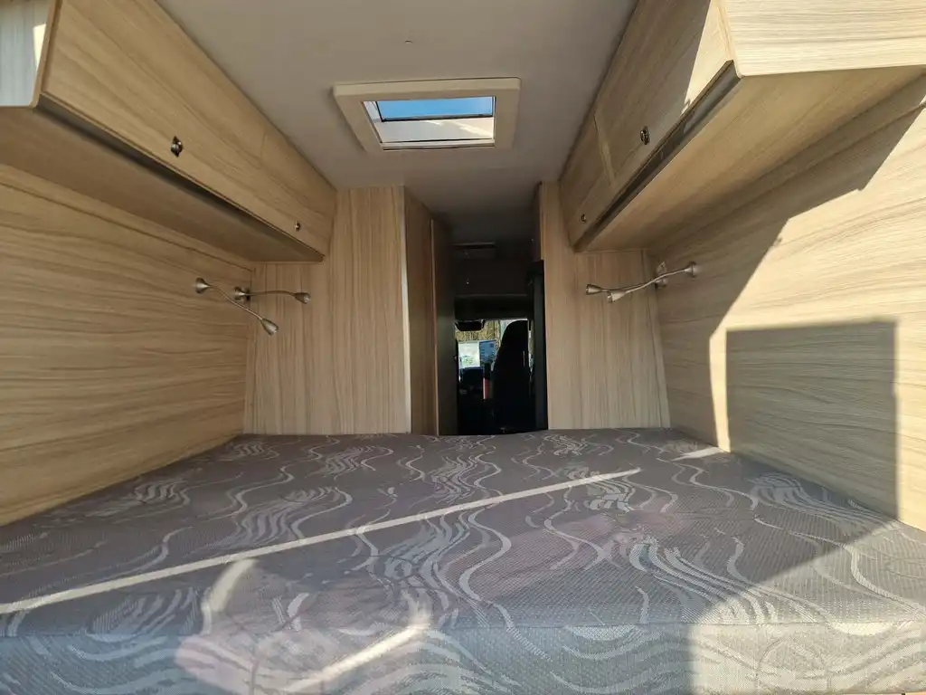 Avtodom za 4 osebe - slika 1