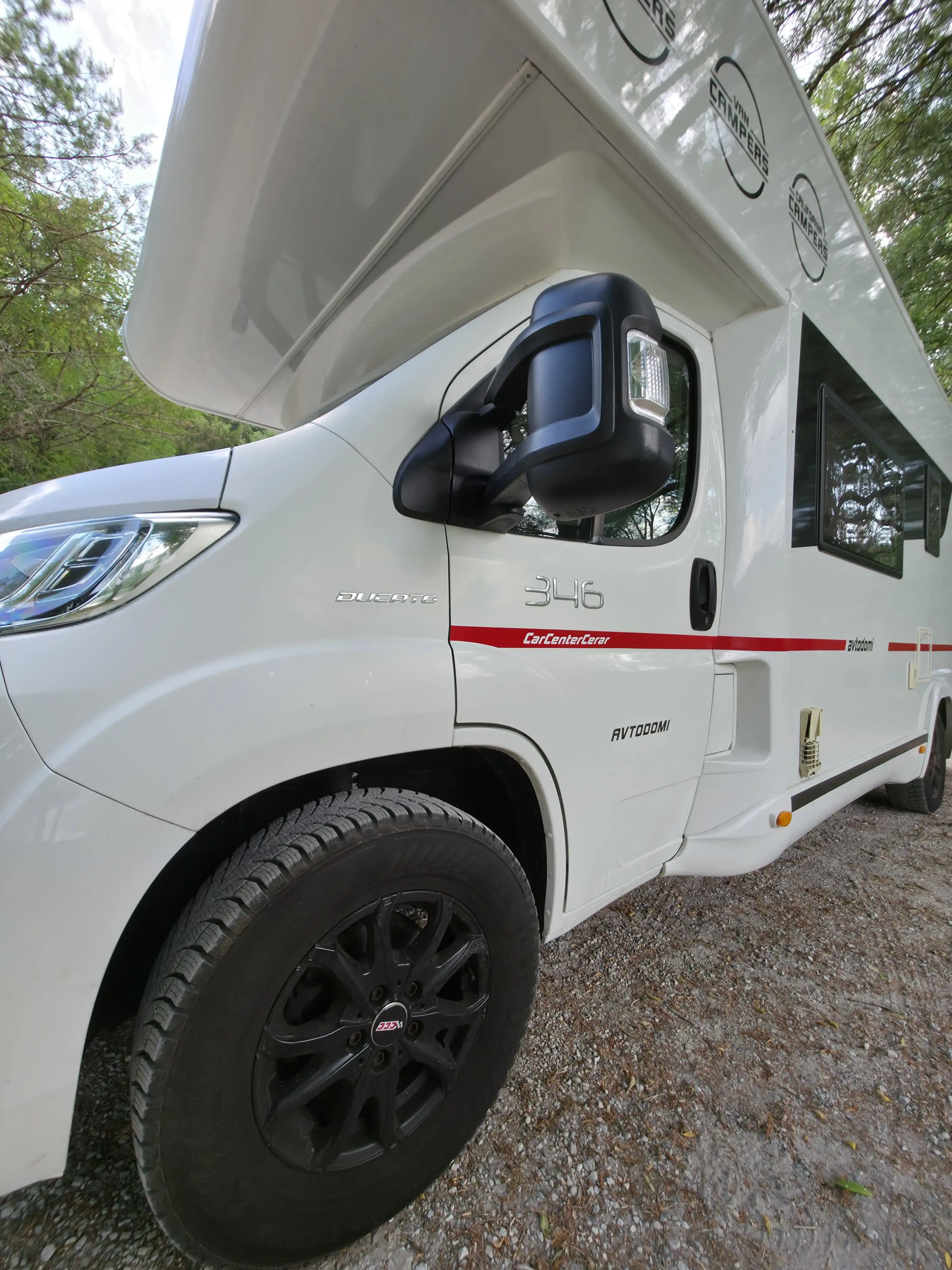 Avtodom za 6 oseb - slika 2