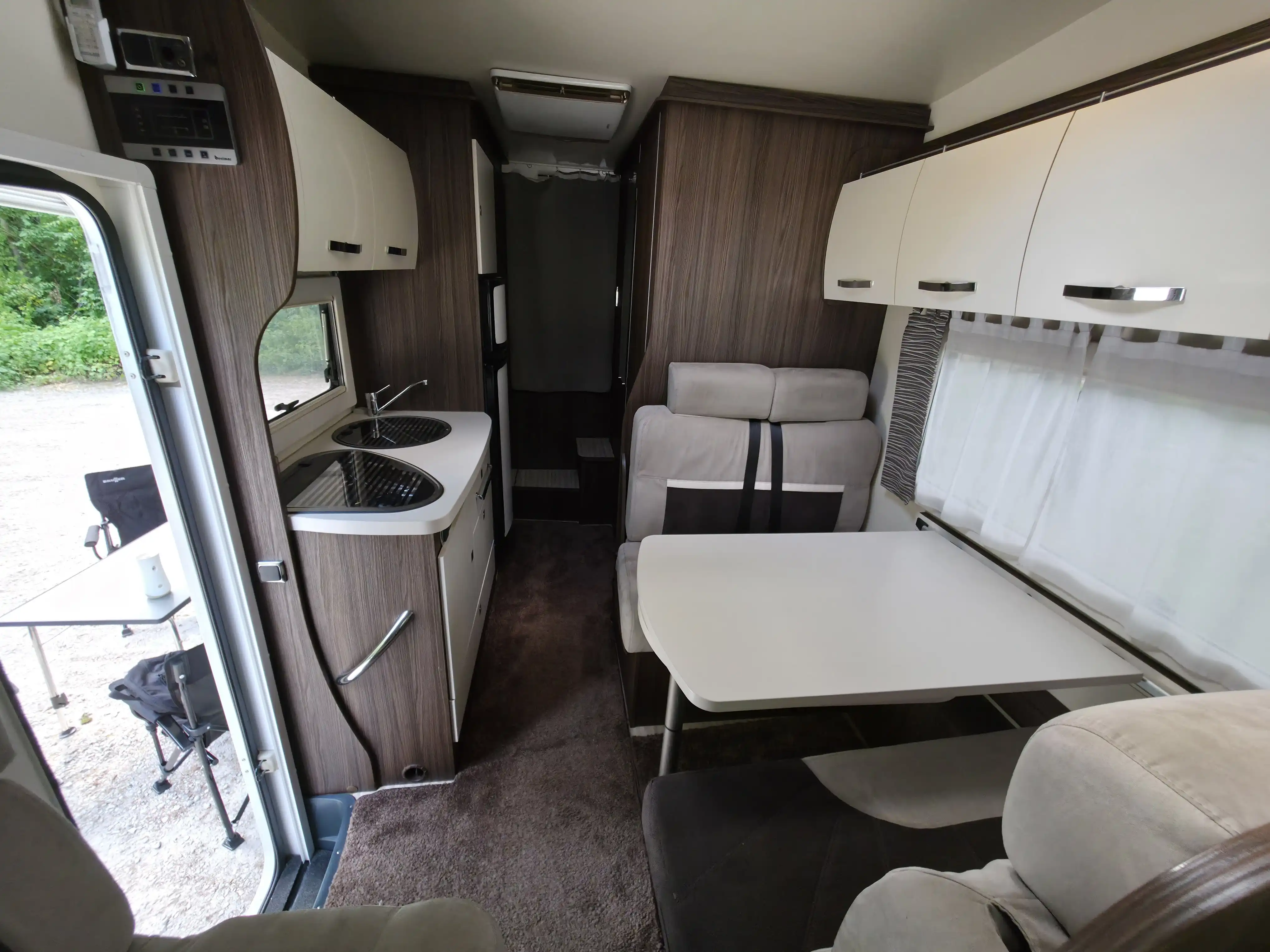 Avtodom za 6 oseb - slika 3